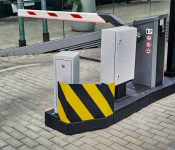 AUTOMATIC BARRIERS & GATES